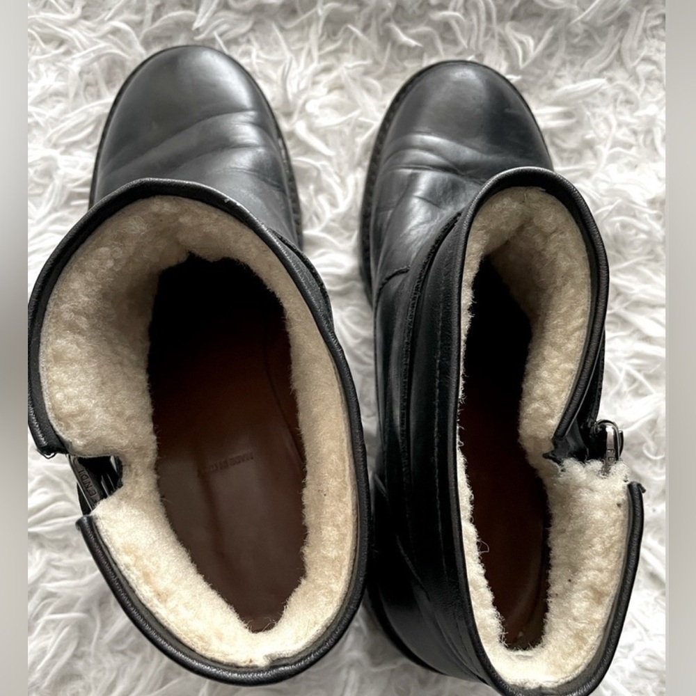 Fendi Leather Shearling lined Ankle Boots Black - Picture 5 of 7